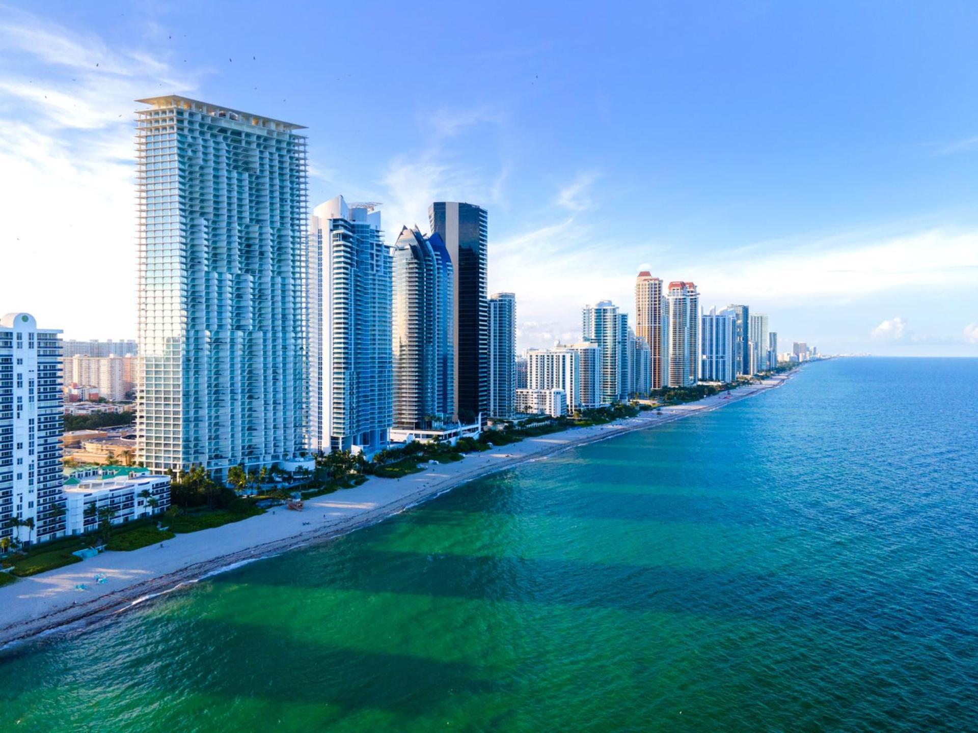 Le Cartier Apartments Sunny Isles شاطئ سَني إسلِس المظهر الخارجي الصورة